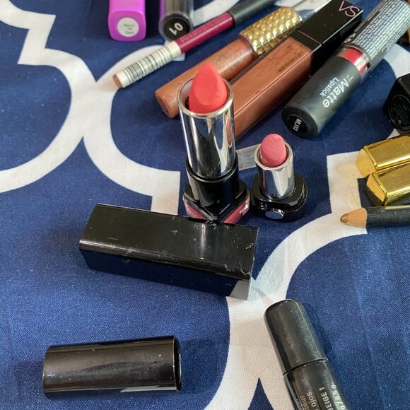 Marc Jacobs/ Estee Lauder /Victoria Secret & more LOT OF MAKEUP - Picture 9 of 11